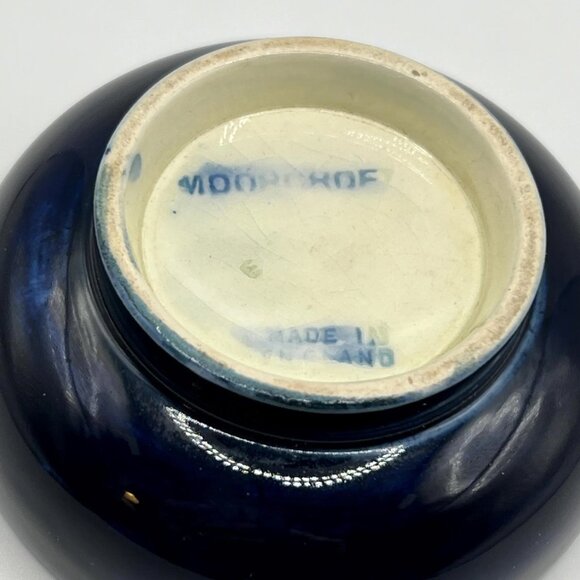 Moorcroft Cobalt blue with pink orchid pattern small Pottery dish - Picture 5 of 7